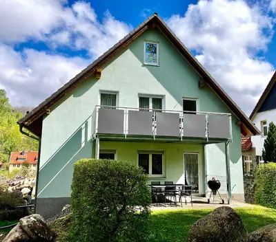 Das Gebäude in dem sich die Ferienwohnung befindet