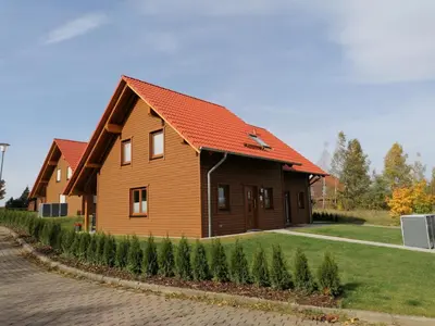 Das Gebäude in dem sich das Ferienhaus befindet