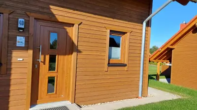 Das Gebäude in dem sich das Ferienhaus befindet