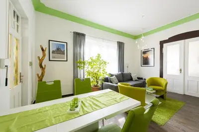 Ein Sitzbereich in der Unterkunft Ferienwohnung König