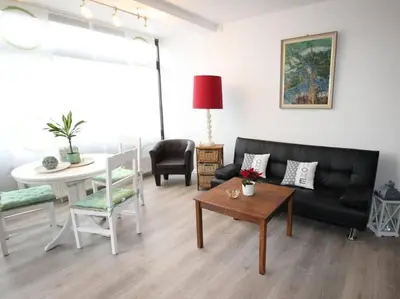 Ein Sitzbereich in der Unterkunft 1 Raum-Ferienwohnung am Rosenberg