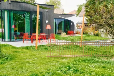 Ein Garten an der Unterkunft Wohnung mit Pool Little King, Little Dagobert