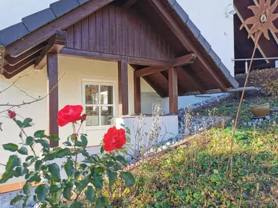 Ein Garten an der Unterkunft Ferienwohnung Sonnenblume