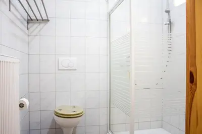 Ein Badezimmer in der Unterkunft Ferienwohnung Ferienhäuser am Brocken, 60 qm 2 Schlafzimmer