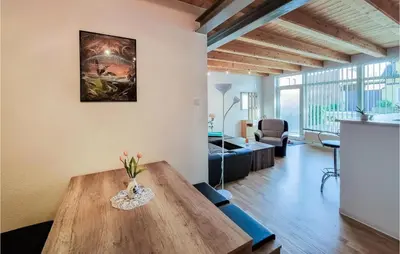 Ein Sitzbereich in der Unterkunft Cozy Apartment In Ditfurt With Wifi