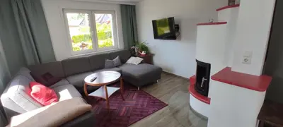 Ein Sitzbereich in der Unterkunft Ferienhaus Markgraf