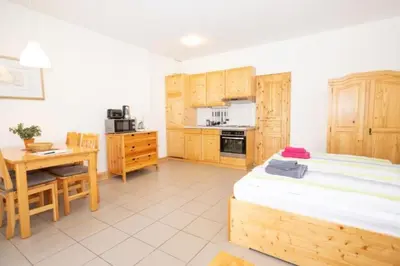 Küche/Küchenzeile in der Unterkunft Ferienwohnung Forsthaus am Brocken, 35 qm, 1 Wohn-Schlafzimmer F1