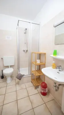 Ein Badezimmer in der Unterkunft Ferienwohnung Nexö, 85 qm, 3 Schlafzimmer N2