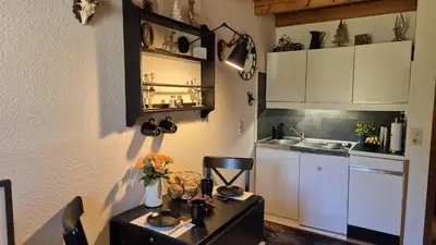 Küche/Küchenzeile in der Unterkunft Berg-Büdchen - schnuckelige Maisonette-FeWo - gemütlich und günstig