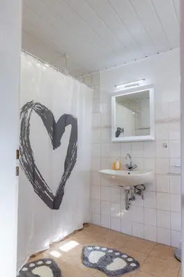 Ein Badezimmer in der Unterkunft Zur Kleinen Hummel