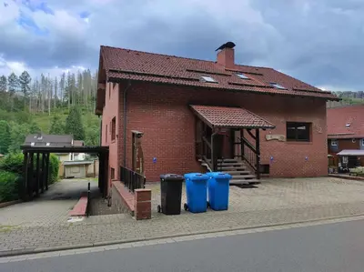 Das Gebäude in dem sich die Ferienwohnung befindet