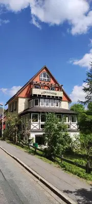 Das Gebäude in dem sich die Ferienwohnung befindet