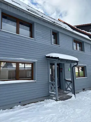 Das Gebäude in dem sich die Ferienwohnung befindet