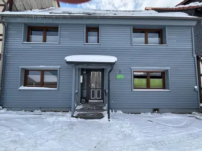 Das Gebäude in dem sich die Ferienwohnung befindet