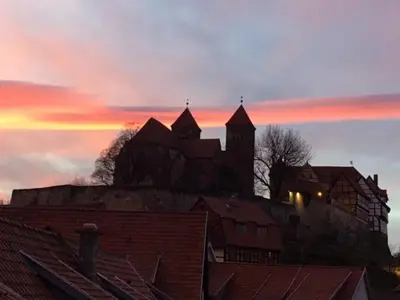 Blick auf den Sonnenuntergang/Sonnenaufgang von der Ferienwohnung aus oder aus der Nähe
