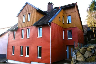Das Gebäude in dem sich die Ferienwohnung befindet