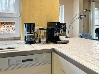 Küche/Küchenzeile in der Unterkunft Kupferschmiede - Weber Grill - Feuerkorb - Terrasse - Indoorschaukel - Ideal für Familien
