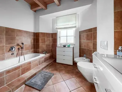 Ein Badezimmer in der Unterkunft Kupferschmiede - Weber Grill - Feuerkorb - Terrasse - Indoorschaukel - Ideal für Familien