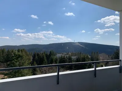 Ein allgemeiner Bergblick oder ein Berglick von der Ferienwohnung aus
