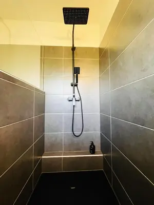 Ein Badezimmer in der Unterkunft LIGHTQUARTIER Mountain Nest -Balkon