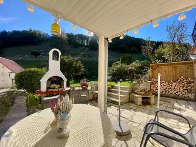 Ein allgemeiner Bergblick oder ein Berglick von der Ferienwohnung aus