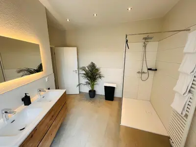 Ein Badezimmer in der Unterkunft COZY, neue 3 Zimmer Ferienwohnung Goslar Altstadt