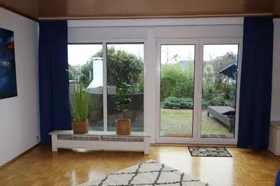 Ein Garten an der Unterkunft Ferienwohnung Lohrenz