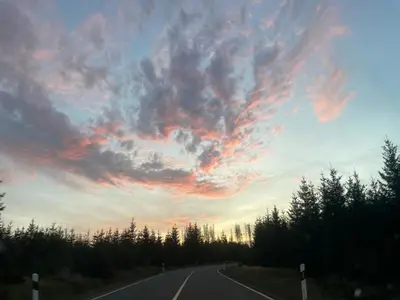 Blick auf den Sonnenuntergang/Sonnenaufgang von der Ferienwohnung aus oder aus der Nähe