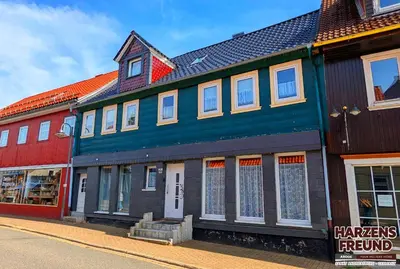 Das Gebäude in dem sich das Ferienhaus befindet