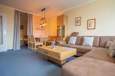 Ein Sitzbereich in der Unterkunft Ferienwohnung Efeu