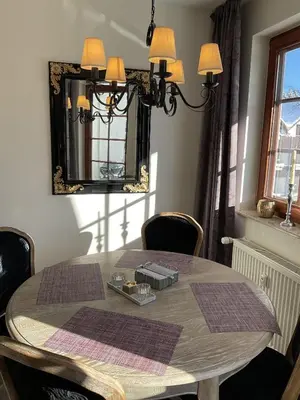 Ein Sitzbereich in der Unterkunft Luxus Ferienwohnung Bergblick