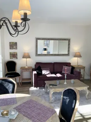 Ein Sitzbereich in der Unterkunft Luxus Ferienwohnung Bergblick