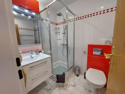 Ein Badezimmer in der Unterkunft Ferienwohnung Penthouse Wolke 16 mit Schwimmbad und Saunanutzung