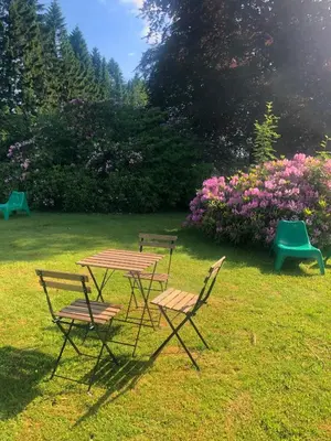 Ein Garten an der Unterkunft Peters Aparthotel