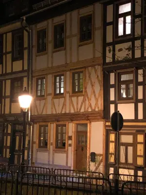Das Gebäude in dem sich die Ferienwohnung befindet