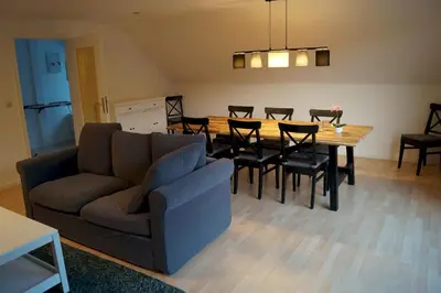 Ein Sitzbereich in der Unterkunft Schöne Wohnung in Goslar in der Nähe der Altstadt