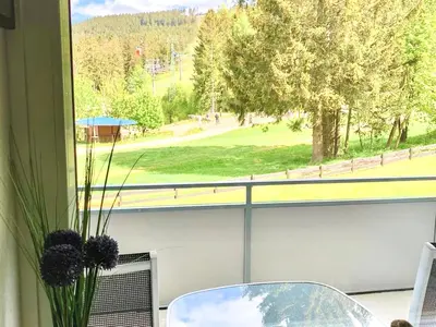 Ein allgemeiner Bergblick oder ein Berglick von der Ferienwohnung aus