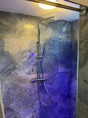 Ein Badezimmer in der Unterkunft FeWo Villa Krodo Am Burgberg