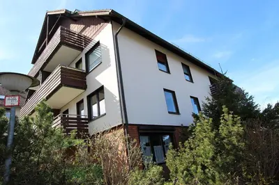 Das Gebäude in dem sich die Ferienwohnung befindet