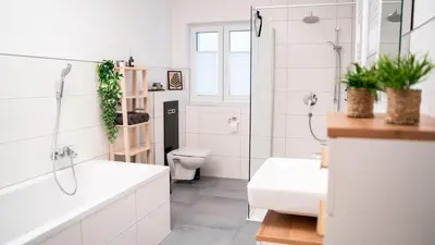 Ein Badezimmer in der Unterkunft 80 qm Altstadt Apartment I ruhig I Parkplatz I Top Lage