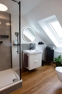Ein Badezimmer in der Unterkunft NEU! 9,7 Außergewöhnlich Bergblick mit Balkon Boxspringbett Kaffeevollautomat inkl Bettwäsche Handtücher #MeeneFewo de