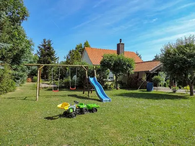 Ein Kinderspielbereich in der Unterkunft Ferienhaus Baldamus in Blankenburg