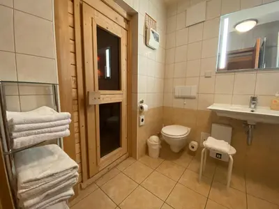 Ein Badezimmer in der Unterkunft Altstadt-Refugium - Schlossblick, Sauna, Parkplatz, Innenstadt, Wow Sky Sport BL