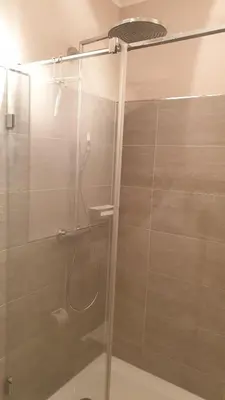 Ein Badezimmer in der Unterkunft VALHALLA'S Hütte
