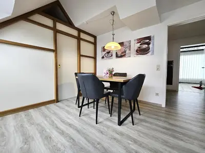 Ein Sitzbereich in der Unterkunft Design Apartment Grünwald große Wohnung auf 2 Etagen