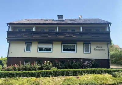 Das Gebäude in dem sich die Ferienwohnung befindet
