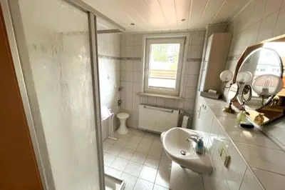 Ein Badezimmer in der Unterkunft Haus PANORAMA - Appartement Auszeit 3