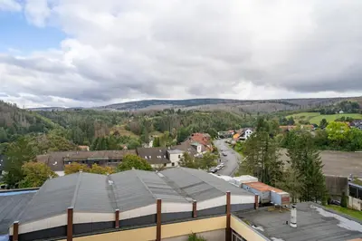 Ein allgemeiner Bergblick oder ein Berglick von der Ferienwohnung aus