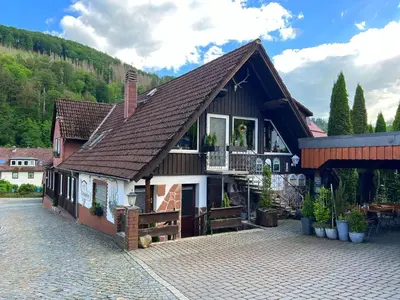Das Gebäude in dem sich die Ferienwohnung befindet