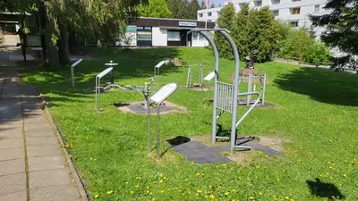 Ein Garten an der Unterkunft Familienwohnung Grünwald